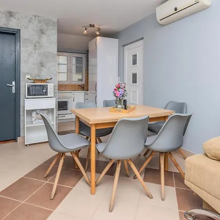 Apartamento By The Sea - Lozice, - 18593 *